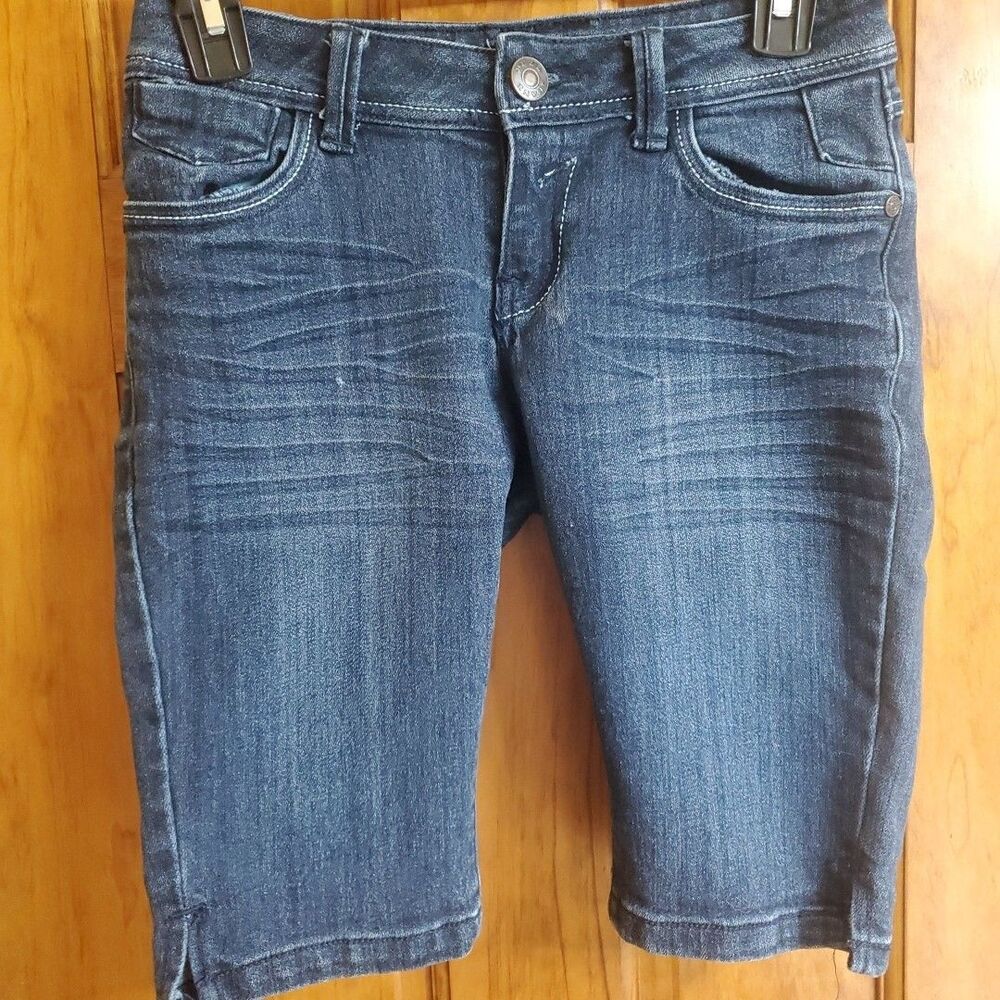 WallFlower Size 3 Bermuda Shorts Womens Dark Wash Denim Whiskered Casual Summer